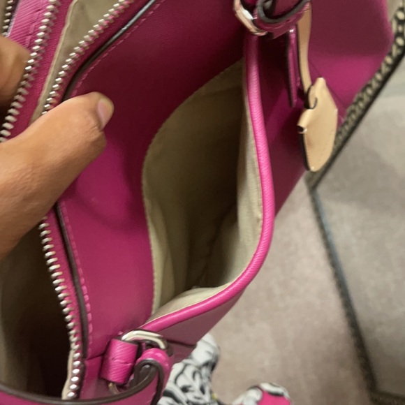 Hot pink coach bag - Picture 8 of 9